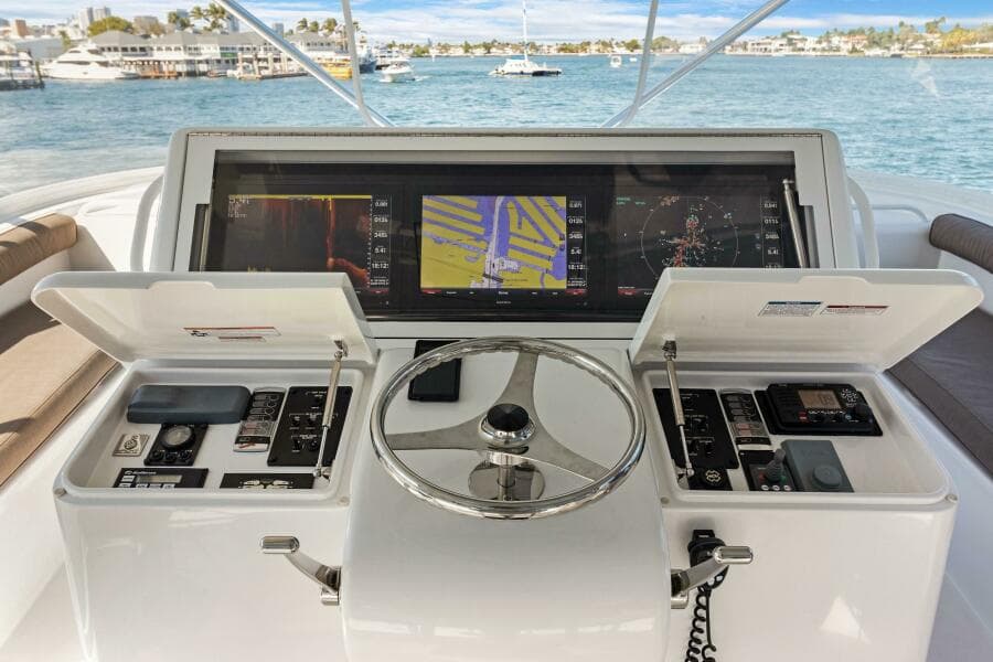 2016 Hatteras GT63