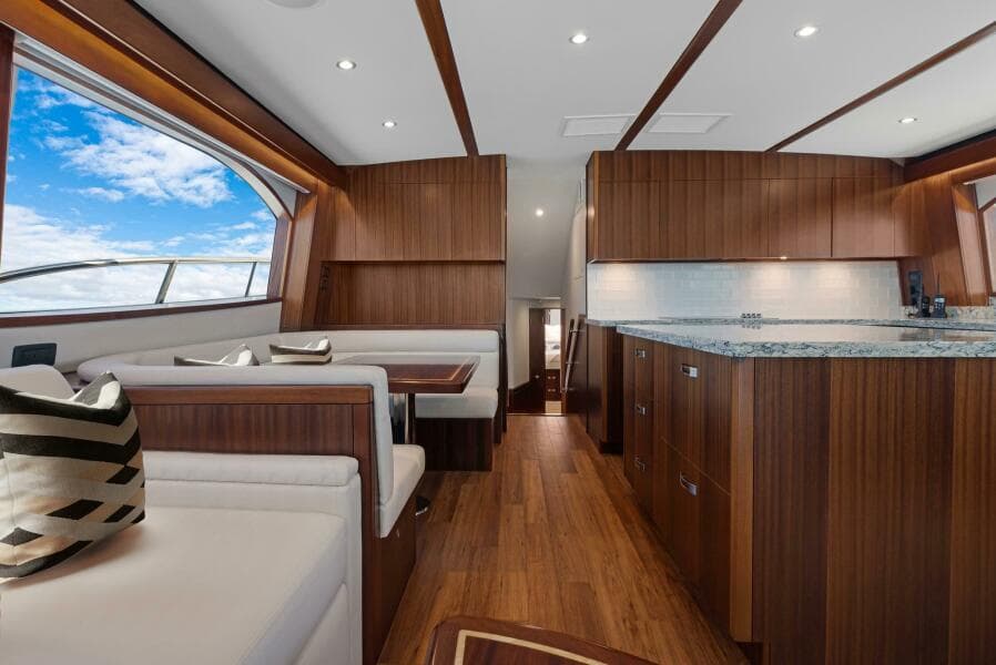 2016 Hatteras GT63