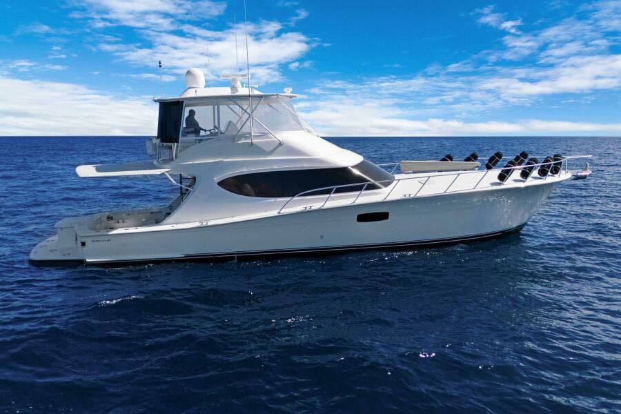 2016 Hatteras GT63