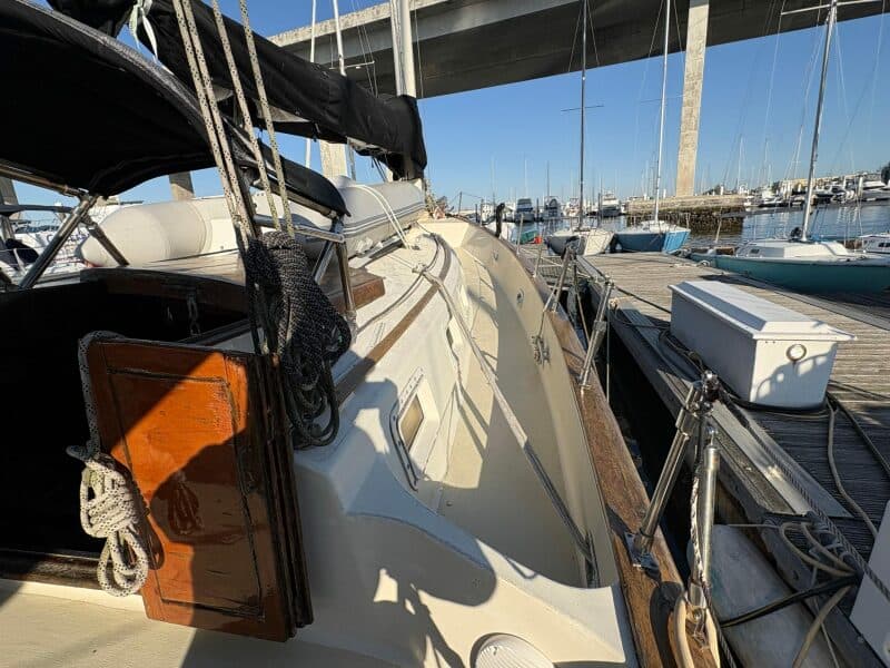 1979-freedom-40-cat-ketch-sail-9702897-20250513145225553-1_XLARGE.jpg