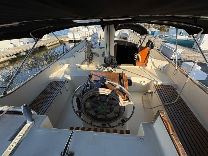1979-freedom-40-cat-ketch-sail-9702897-20250513145241601-1_XLARGE.jpg