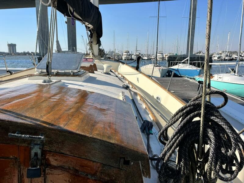 1979-freedom-40-cat-ketch-sail-9702897-20250303172757512-1_XLARGE.jpg