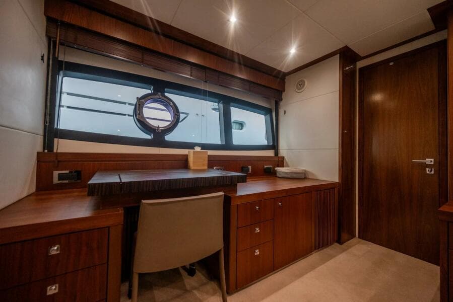 2015 Sunseeker 75
