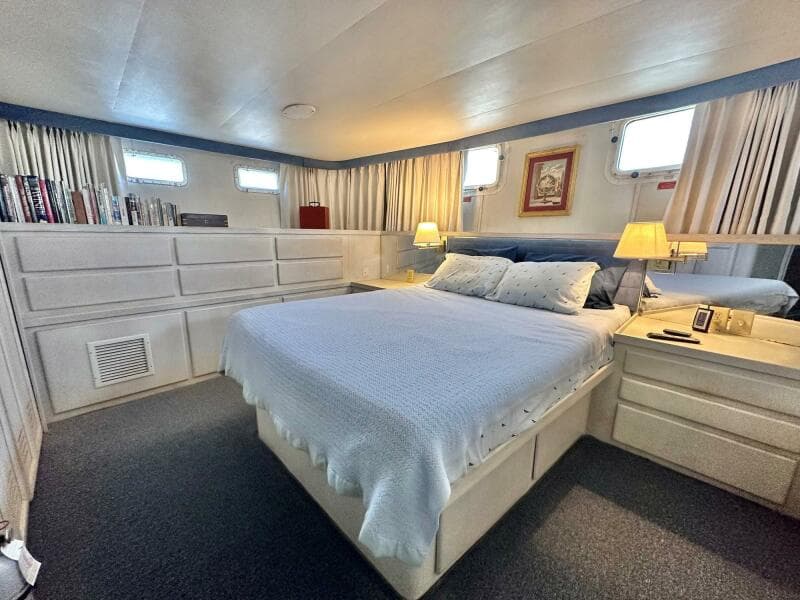 1987 Hatteras 54 MotorYacht