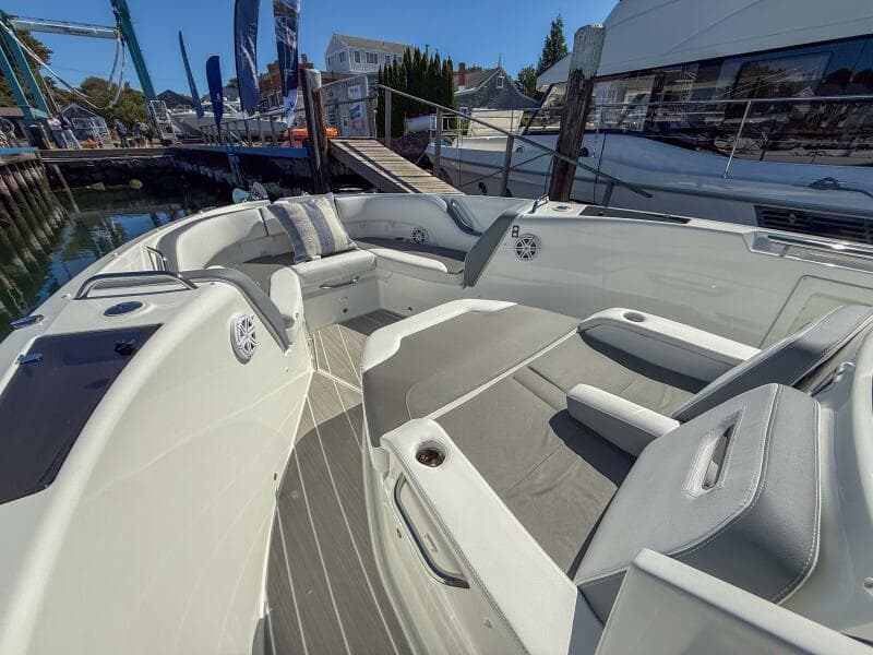 2026 Wellcraft 38 T-Top