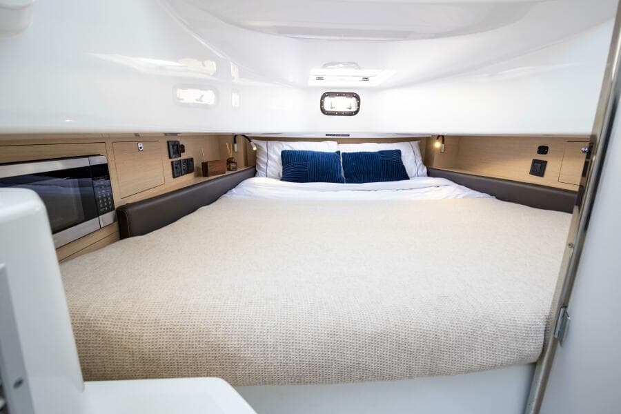 2025 Wellcraft 38 T-Top