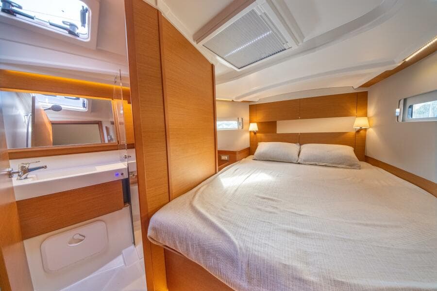 2023 Jeanneau Sun Odyssey 410