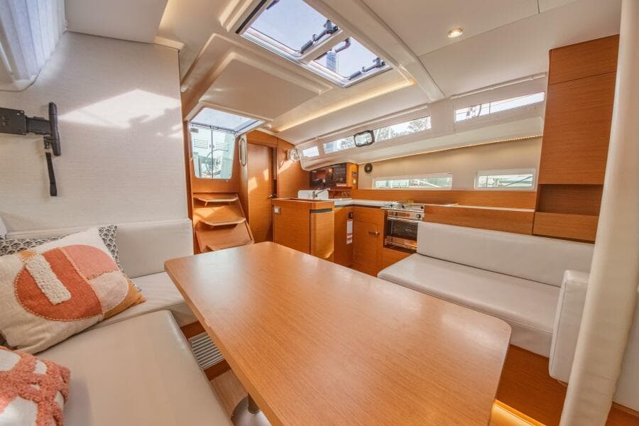 2023 Jeanneau Sun Odyssey 410