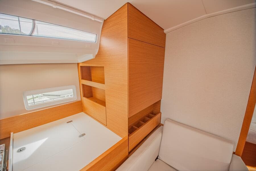 2023 Jeanneau Sun Odyssey 410