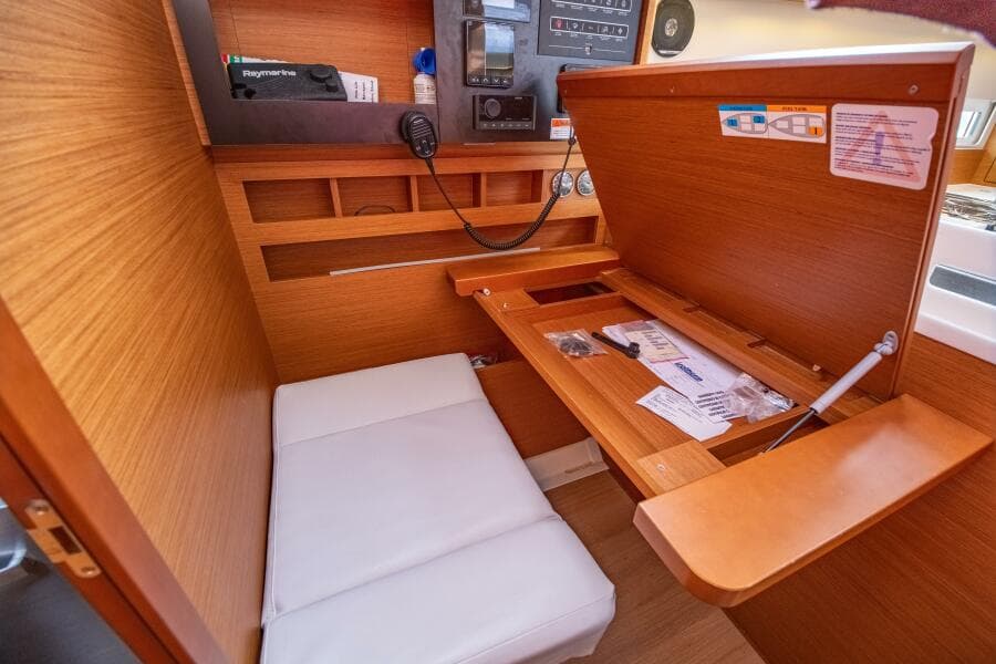 2023 Jeanneau Sun Odyssey 410
