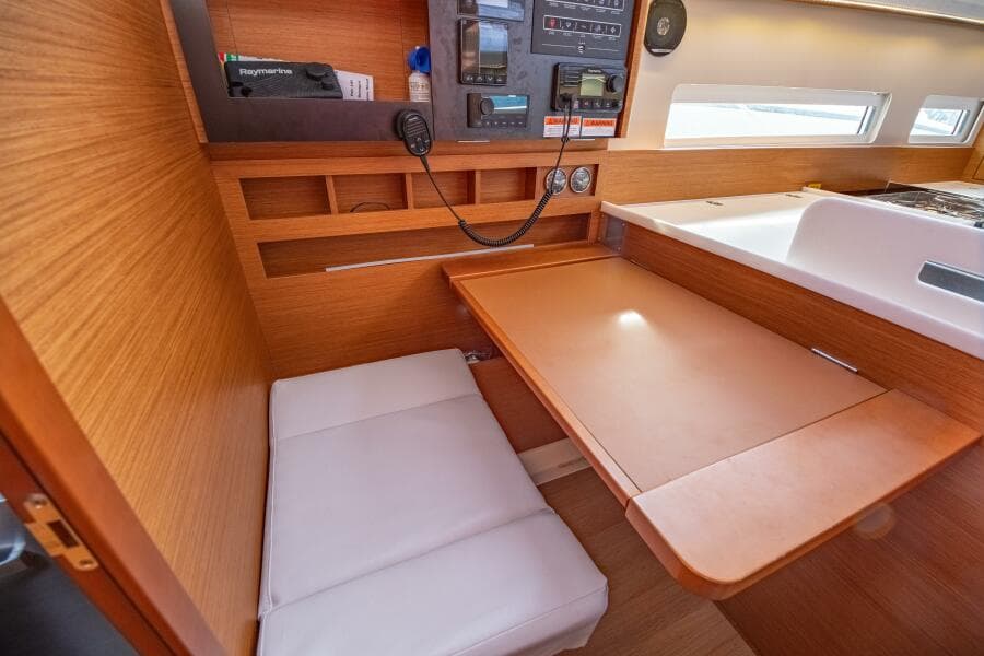 2023 Jeanneau Sun Odyssey 410