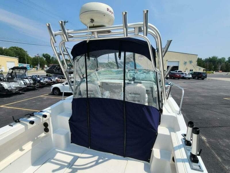 2000 Seaswirl Striper Striper 2600 WA