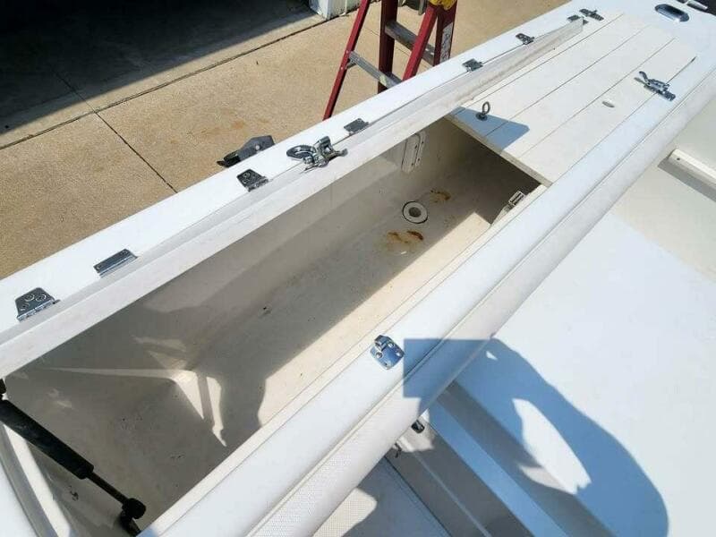 2000 Seaswirl Striper Striper 2600 WA