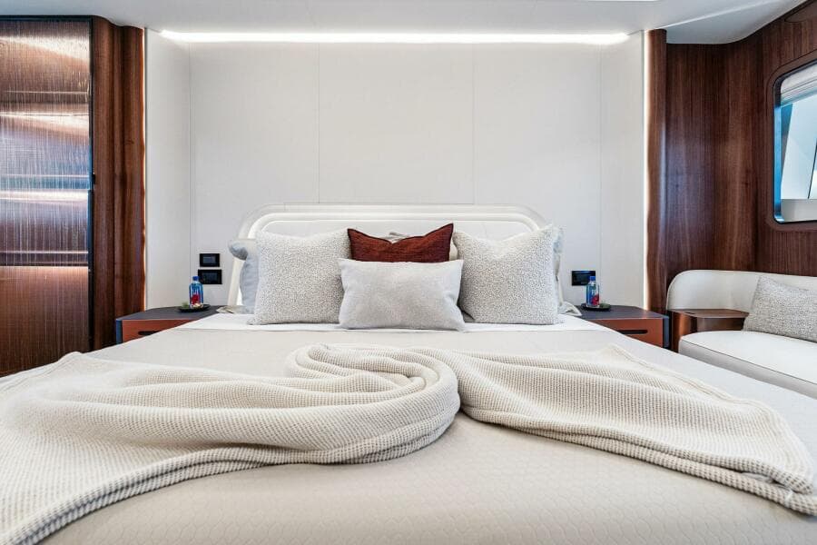 2027 Aquitalia Yachts Flybridge