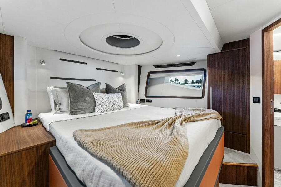 2027 Aquitalia Yachts Flybridge