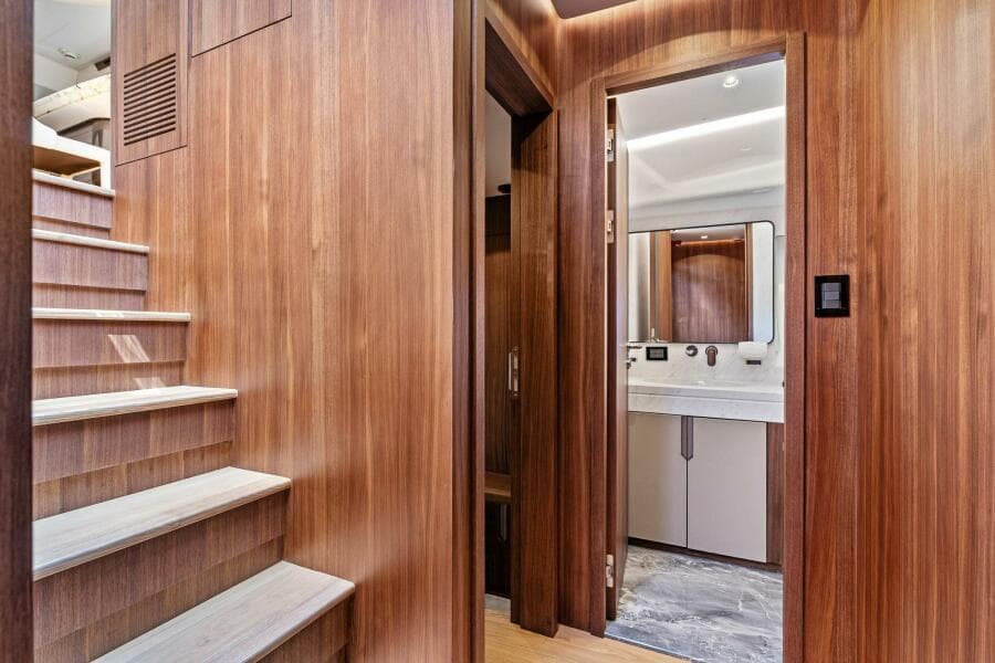 2027 Aquitalia Yachts Flybridge