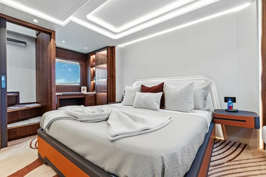 2027 Aquitalia Yachts Flybridge