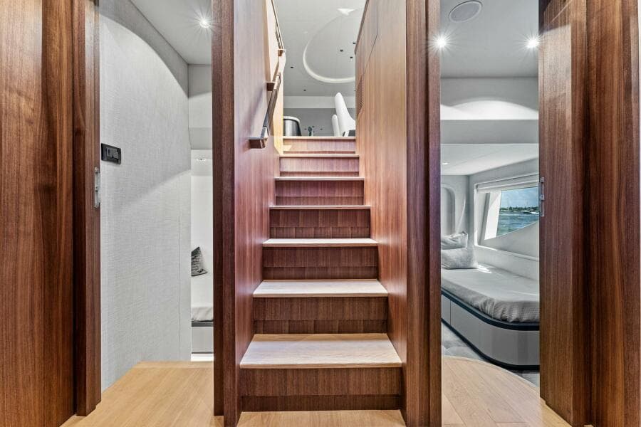 2027 Aquitalia Yachts Flybridge