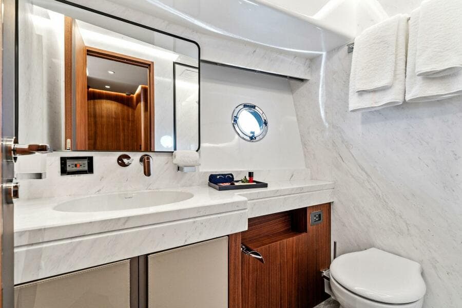 2027 Aquitalia Yachts Flybridge
