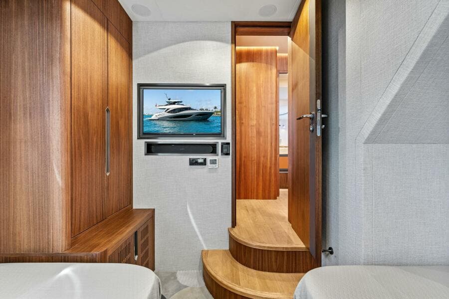 2027 Aquitalia Yachts Flybridge