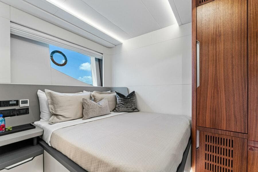 2027 Aquitalia Yachts Flybridge