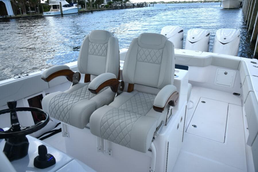 2025 Jupiter 380LS