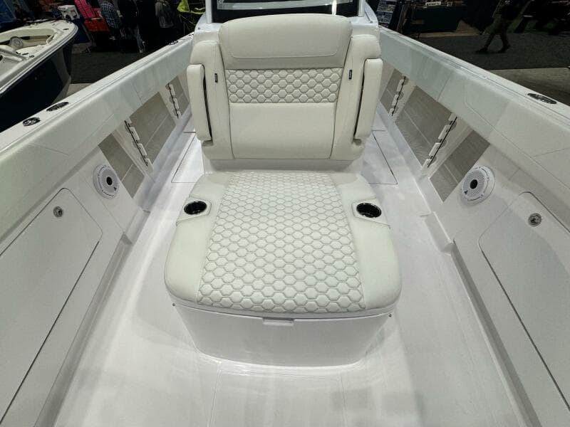 2025 Jupiter 380LS