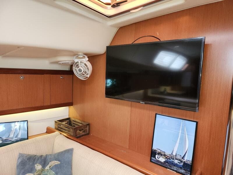 Main Salon Port forward