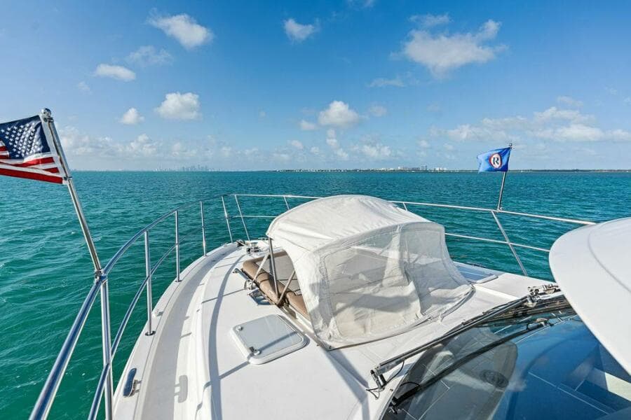 2018 Riviera 4800 Sport Yacht