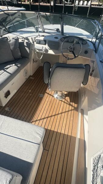 2013 Vanquish 24 Runabout