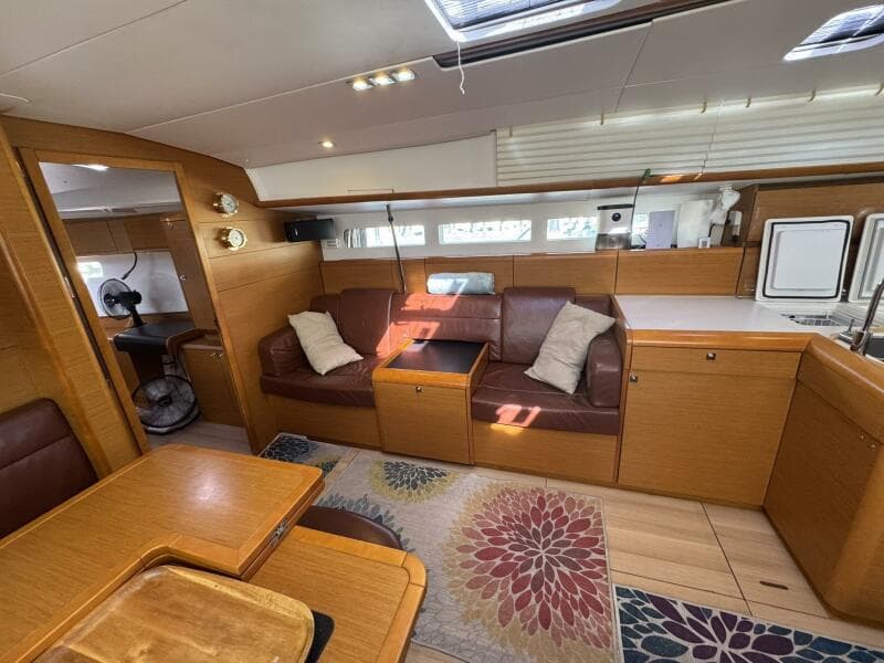Saloon 3