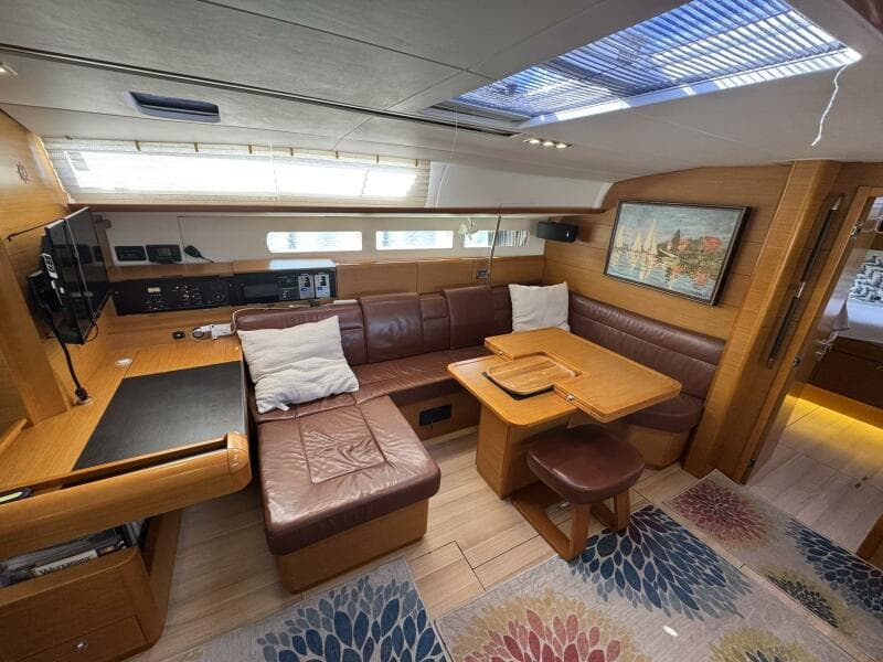 Saloon 2