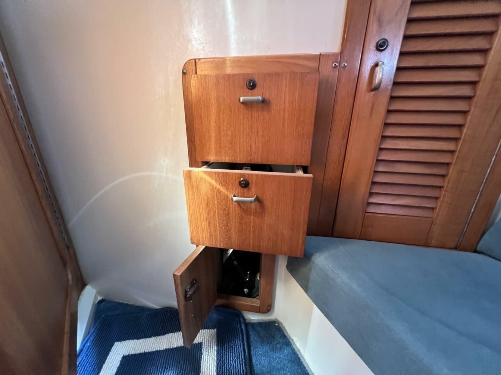 1994 Catalina 320