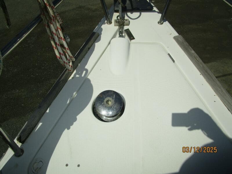43' Beneteau anchor windlass