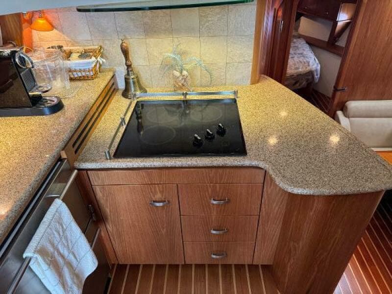 2010 Tiara Yachts 5800 Sovran