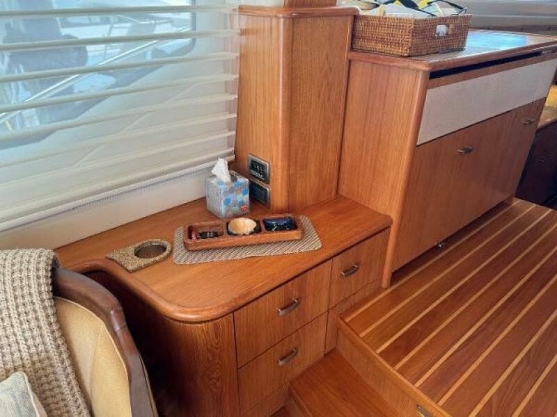 2010 Tiara Yachts 5800 Sovran