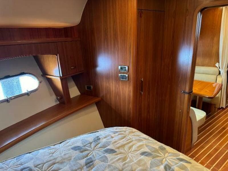 2010 Tiara Yachts 5800 Sovran