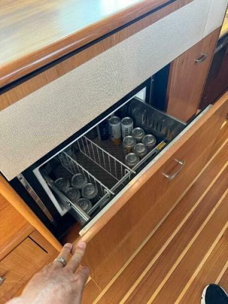 2010 Tiara Yachts 5800 Sovran