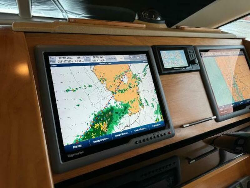 2010 Tiara Yachts 5800 Sovran