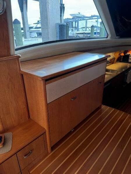 2010 Tiara Yachts 5800 Sovran