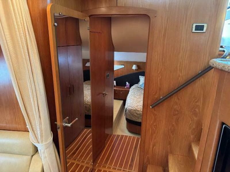 2010 Tiara Yachts 5800 Sovran