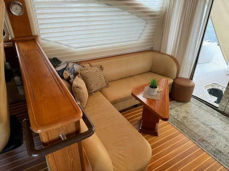 2010 Tiara Yachts 5800 Sovran