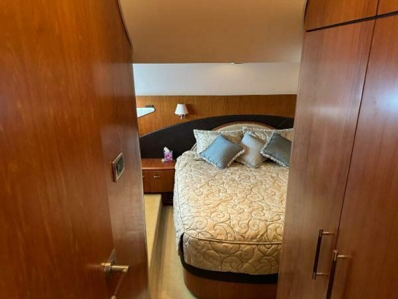 2010 Tiara Yachts 5800 Sovran