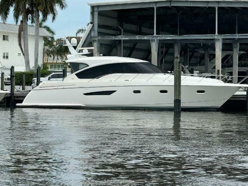 2010 Tiara Yachts 5800 Sovran