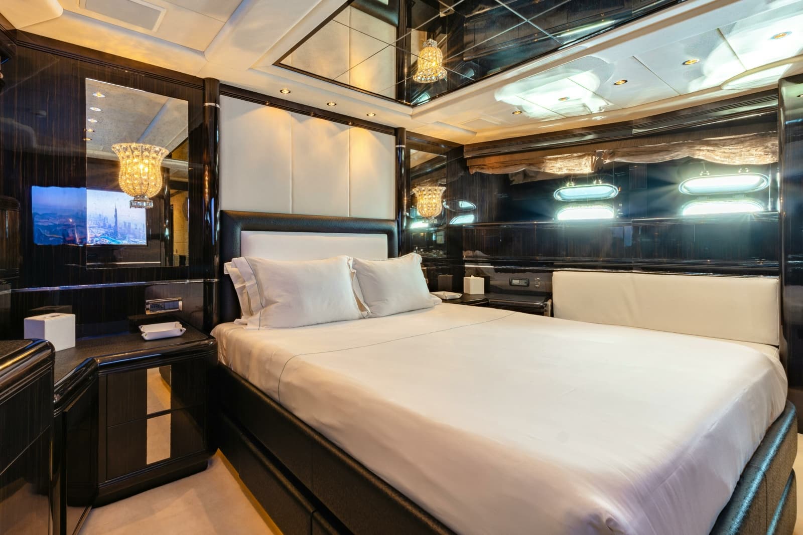 2007 Overmarine Mangusta 130