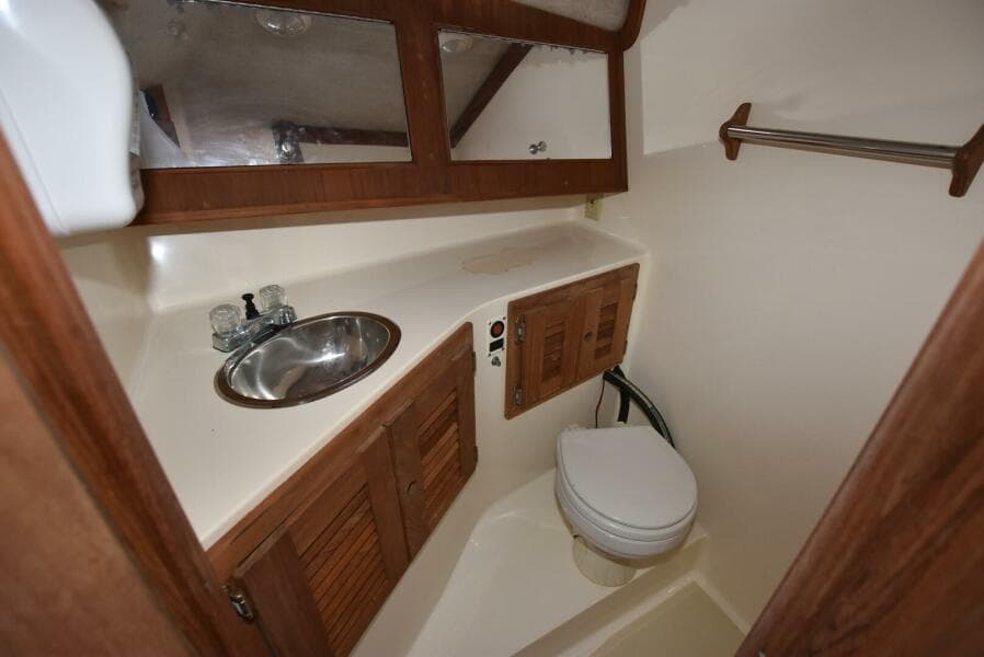 2001 Carolina Classic 28 Express Fisherman