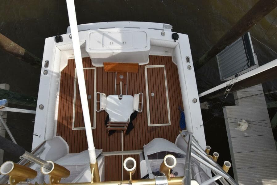 2001 Carolina Classic 28 Express Fisherman