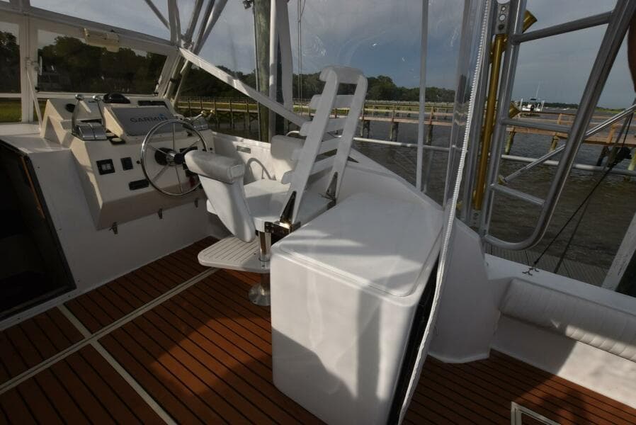 2001 Carolina Classic 28 Express Fisherman
