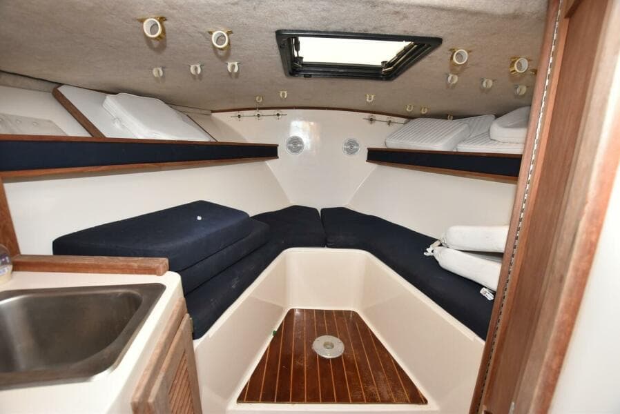 2001 Carolina Classic 28 Express Fisherman