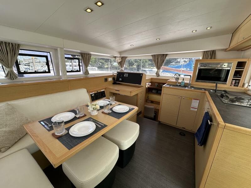 2016 Lagoon 400 S2